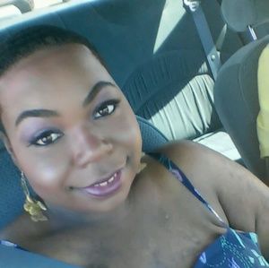 Meet your Posher, Deborah